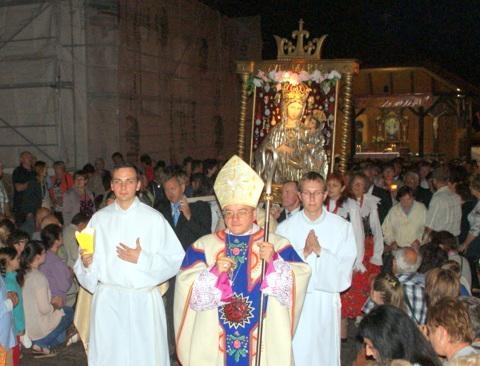 X Jubileuszowa Pielgrzymka Oddziału Górali Żywieckich Związku Podhalan do sanktuarium Matki Boskiej w Rychwałdzie