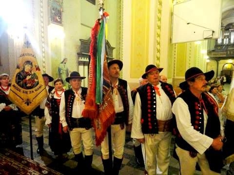 Jubileuszowa X Pielgrzymka Górali Żywieckich Związku Podhalan do Sanktuarium Matki Bożej Kazimierzowskiej                      w Rajczy.  Nabożeństwo Fatimskie – 01 październik 2014 r