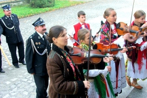 Szkoła w Bystrej nosi imię JANA PAWŁA II - zdjęcie2