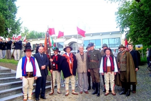 Pomnik Ślązaczki stanął przed cieszyńskim zamkiem - zdjęcie9