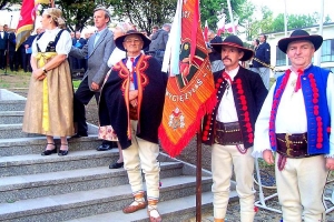 Pomnik Ślązaczki stanął przed cieszyńskim zamkiem - zdjęcie7