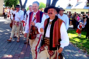 Łącko - wprowadzenie i intronizacja Matki Boskiej Ludźmierskiej na Królową i Patronkę Górali Łąckich - zdjęcie11